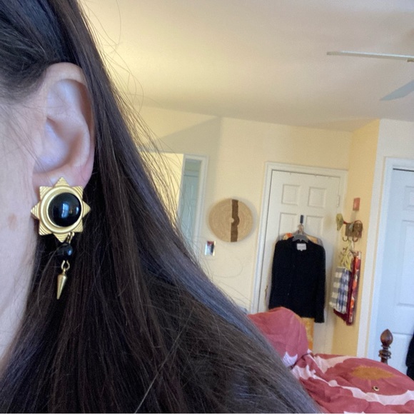La Contessa vintage black onyx and brass clip-on earrings by Mary de Marco - Picture 5 of 5